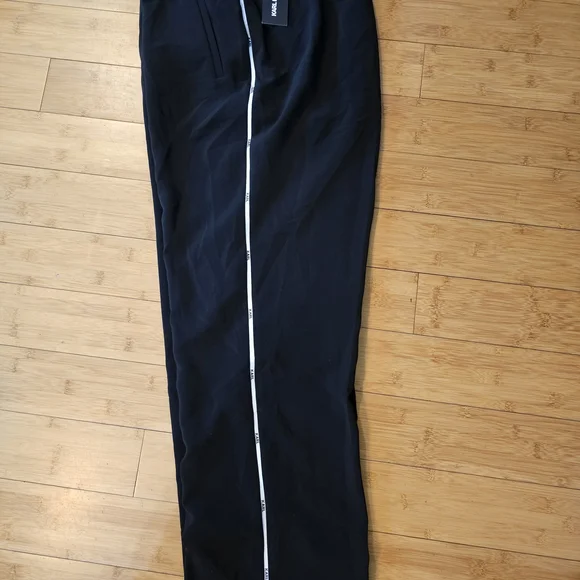 NWT Karl Lagerfeld Wide Leg Pant With White Piping Down The Side - Picture 3 of 6
